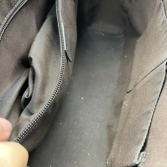 100% Authentic Gucci One Shoulder Messenger Bag 585-101524 - Picture 13 of 15